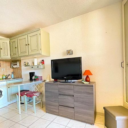 Bright Apartment With Pool Fréjus Εξωτερικό φωτογραφία