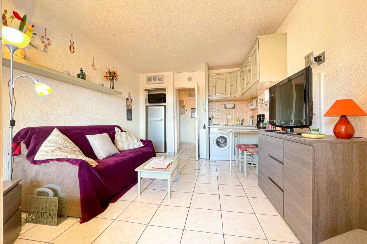 Bright Apartment With Pool Fréjus Εξωτερικό φωτογραφία