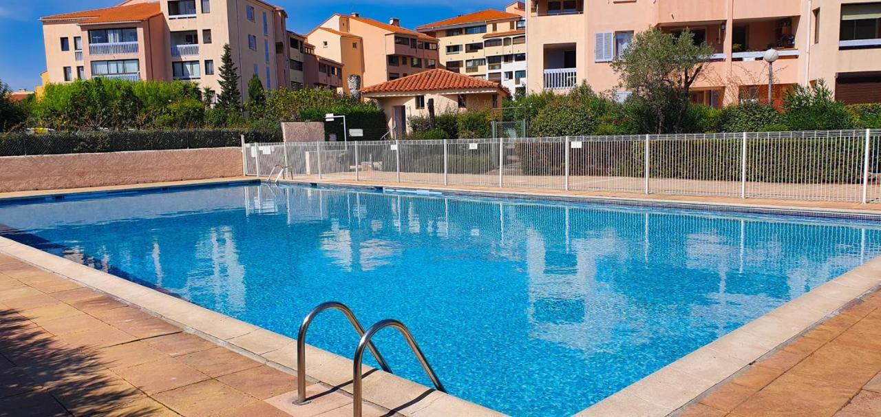 Bright Apartment With Pool Fréjus Εξωτερικό φωτογραφία